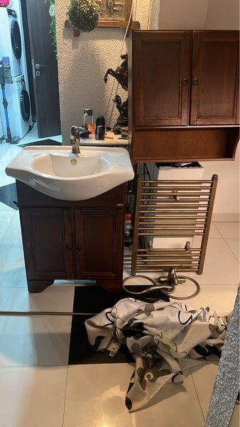 Set baie complet vintage - mobilier lemn, baterii si calorifer alama